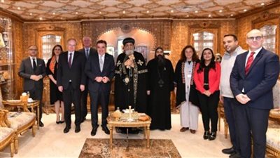 البابا تواضروس يستقبل وفدًا من الاتحاد الأوروبي بالمقر البابوي
