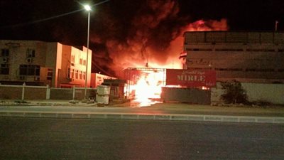 السيطرة على حريق بمصنعين مجاورين للمحترق بالخانكة