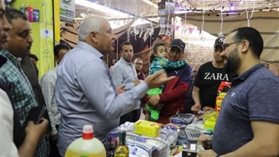 محافظ الوادي الجديد يواصل جولاته المفاجئة بالأسواق ومنافذ مبادرات السلع الغذائية