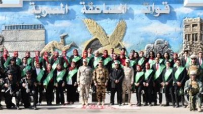 قوات الصاعقة تستقبل عددا من طلبة الجامعات وتكرم مجموعة من أسر الشهداء