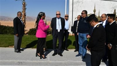 محافظ جنوب سيناء يتفقد الموقع المقترح لإنشاء جدارية القادة المشاركين في مؤتمر تغير المناخ