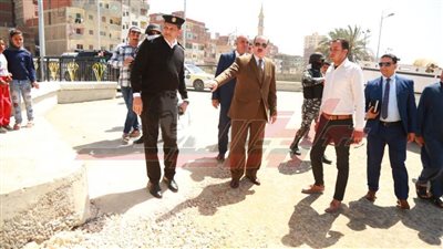 محافظ كفر الشيخ يتفقد المشروعات الخدمية وتوسعة الشوارع وكوبري القنطرة المعدني