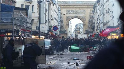 مواجهات عنيفة بين الشرطة الفرنسية وعناصر 