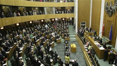 البرلمان النمساوي يبحث سحب الثقة من الحكومة الفيدرالية