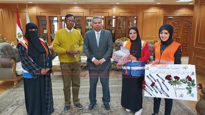 فريق مراكز شباب مصر بكفر الشيخ يهنئ طلاب كلية الآداب بحلول 