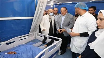 محافظ الشرقية يطمئن علي مصابي حادث بلبيس 