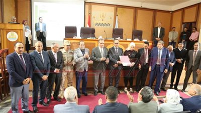 تكريم مسؤولي فرع توثيق دسوق لتميزه في مسابقة التميز الحكومي على مستوى الجمهورية 