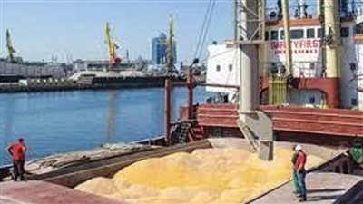 رجال الأعمال الأوكرانيون يطالبون برفع الحظر عن الموانئ