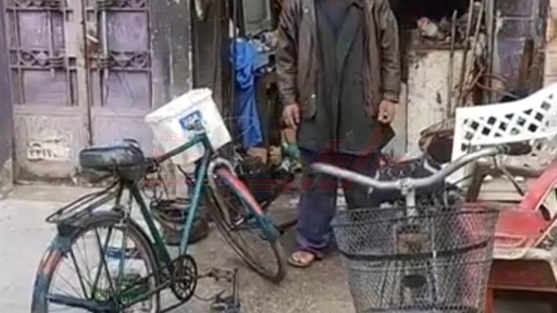 عم مصطفي اقدم عجلاتي