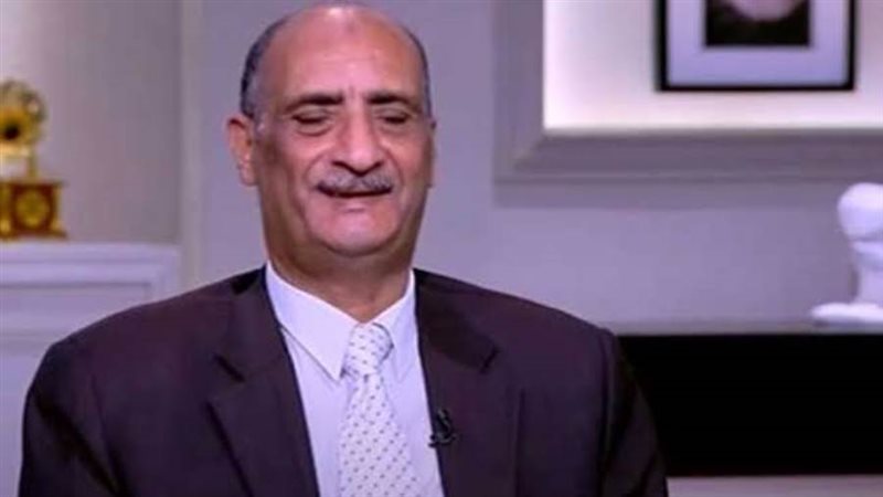 الدكتور أحمد عوين