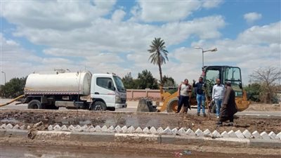  إزالة التعديات على أملاك الدولة ومراجعة غرف شبكة الصرف ببني سويف