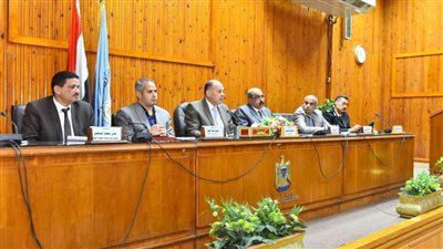 محافظ أسيوط يعلن تخصيص 170 ألف شجرة للمحافظة ووصول 60 ألف شجرة 