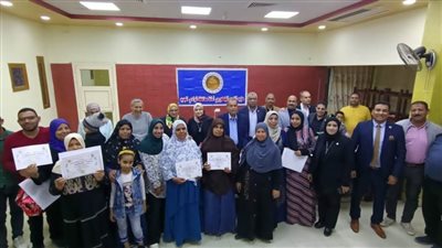 حزب الشعب الجمهوري بالوادي الجديد يحتفل بعيد الأم ويكرم 7 أمهات مثاليات وأبًا مثاليًا