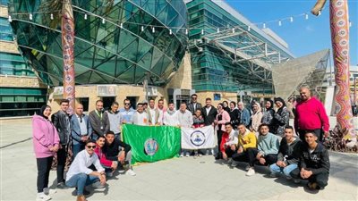 طلاب التربية الرياضية بالعريش يزورون مرضى مستشفى 57357