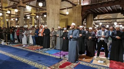 تعرف على أئمة ورواة قراءات صلاتي العشاء والتراويح بالجامع الأزهر 