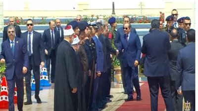الرئيس السيسي يؤدي صلاة الجمعة بمسجد المشير طنطاوي بمناسبة ذكرى العاشر من رمضان