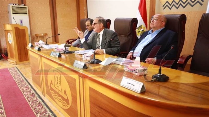 اجتماع المحافظ