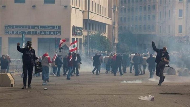 متظاهرون لبنانيون