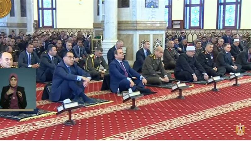 الرئيس السيسي يؤدي