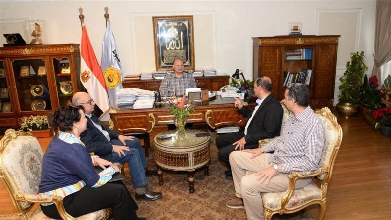 محافظ أسيوط يتابع