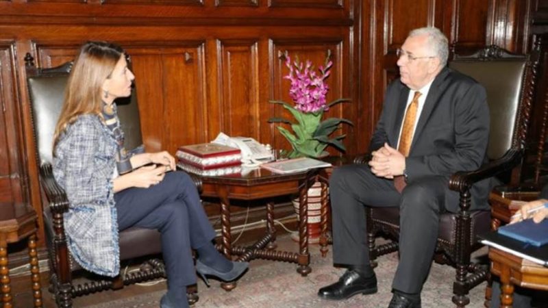 وزير الزراعة يبحث