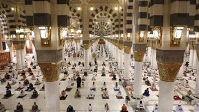 إدارة الحشود في المسجد النبوي تهيئ الممرات لاستقبال الزوار والمصلين