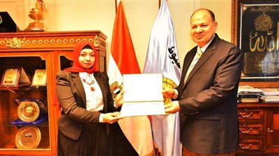 محافظ أسيوط يكرم الدكتورة شيماء سيد لتفوقها في البحث العلمي وتطوعها لرعاية وعلاج مرضى التوحد