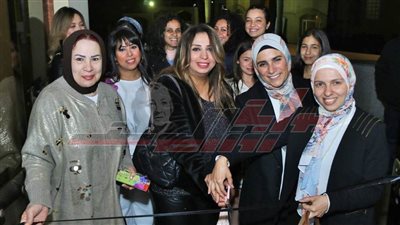 «لمسة مبدعات» في معرض نسائي بقاعة زياد بكير بدار الأوبرا المصرية.. صور