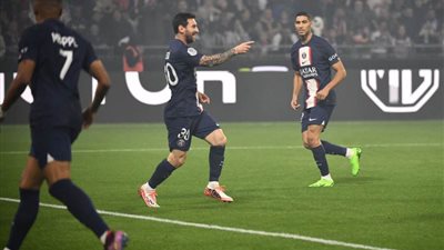 ليون يفوز على باريس سان جيرمان بهدف نظيف في الدوري الفرنسي