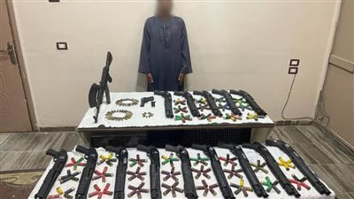 ضبط عنصر إجرامي بأسيوط لقيامه بالاتجار في الأسلحة النارية بحوزته 16 قطعة سلاح ناري وذخائر