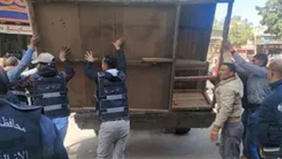 غلق منشآت مخالفة وإزالة إشغالات خلال حملة بحي شرق الإسكندرية