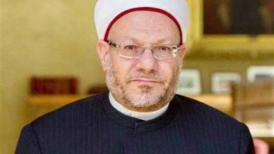 مفتي الجمهورية: الأولى إعطاء الصدقة للقريب المحتاج وفي ذلك أجران