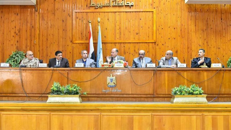 محافظ أسيوط يوافق