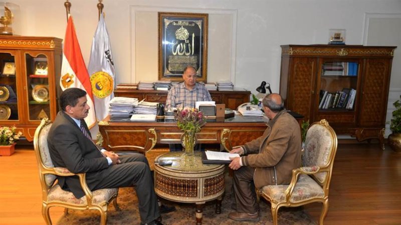 محافظ أسيوط يتابع