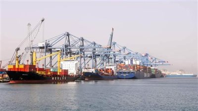 تداول 35 سفينة حاويات وبضائع عامة بميناء دمياط