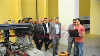 رئيس جامعة كفر الشيخ يتفقد ورش ومعامل كلية الهندسة