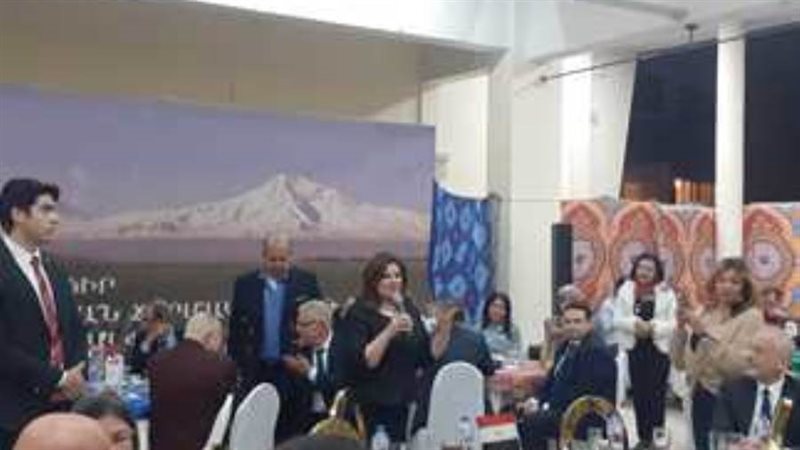 الوزيرة تلقى كلمة