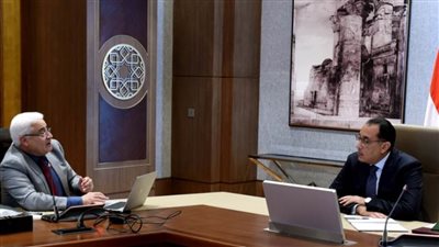 رئيس الوزراء يتابع مع رئيس هيئة التأمين الاجتماعي عددًا من ملفات العمل