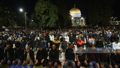 20 ألف مصل يؤدون العشاء والتراويح في المسجد الأقصى المبارك