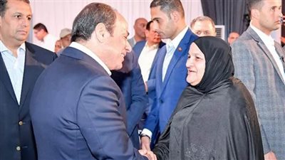 أهالي الأسمرات يرحبون بالرئيس السيسي.. ومواطنة للرئيس: وجودك اليوم شرف لنا