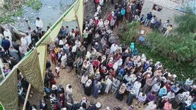 لحق بصديقيه بعد مرور شهرين ونصف الشهر.. تشييع جنازة طالب فاقوس متأثرًا بإصابته