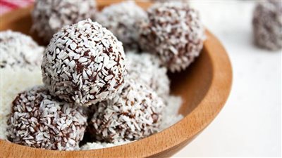 حلويات رمضان..طريقة عمل التمر بجوز الهند