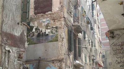 محافظ الإسكندرية يأمر بإزالة الأجزاء الخطرة لعقارين بنطاق حي وسط