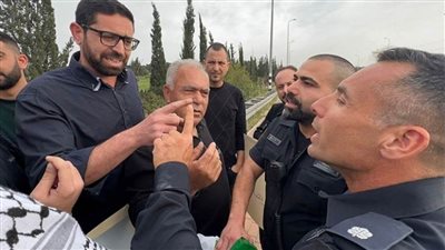 الشرطة الإسرائيلية تعتقل مُتظاهرين وتعتدي على وقفة احتجاجية نصرة للأقصى داخل أراضي 48