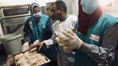 المجلس القومي للمرأة بسوهاج يطبق برنامجا تدريبيا للسيدات على كيفية إدارة المطابخ الكبرى كمشروع صغير