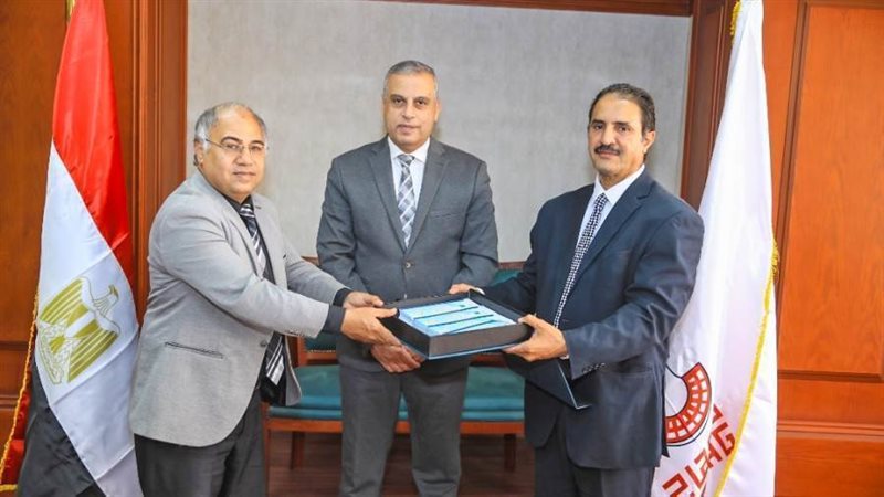 جانب من التسليم