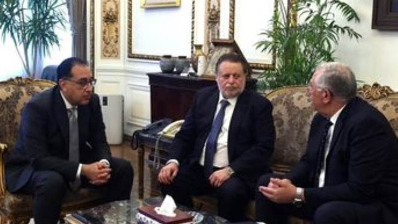 رئيس الوزراء خلال