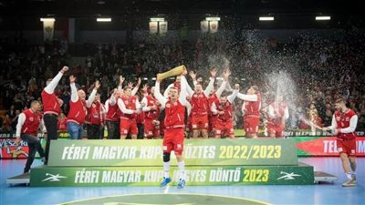 يحيى الدرع يتوج بكأس المجر لكرة اليد مع فيزبريم