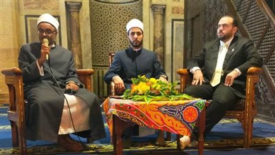 ملتقى العصر بالجامع الأزهر يبيّن فضل العشر الأواخر وأحكام الاعتكاف