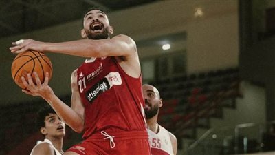 إيقاف لاعب الأهلي ومدرب الزمالك بسبب مشادة مباراة نصف نهائي دوري السلة